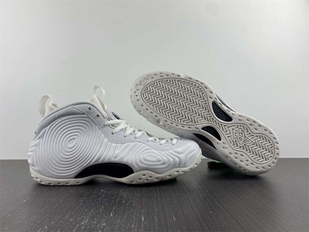 CDG x Nike Air Foamposite One DJ7952-100