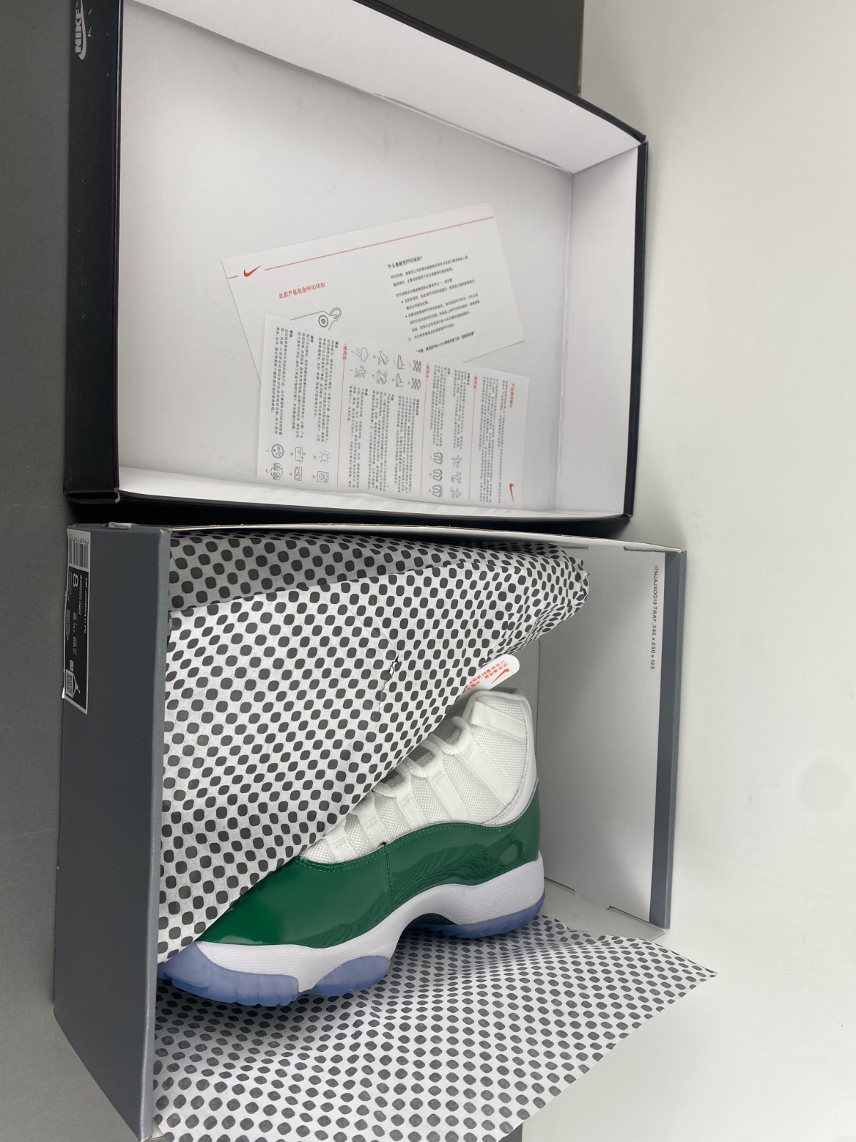 Air Jordan 11  CT8012-113