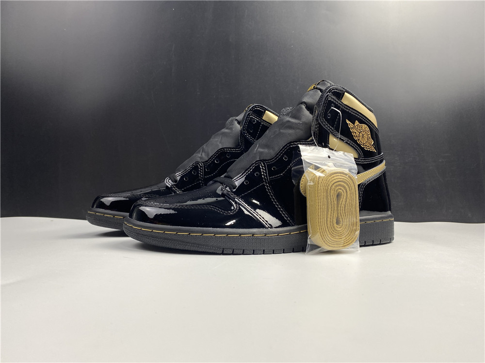 Air Jordan 1 Retro High OG Black/Metallic Gold 555088-032