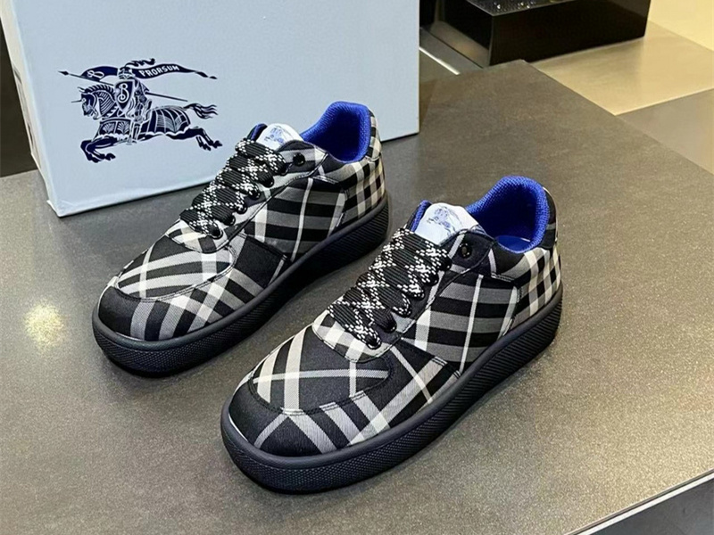 Burberry Check Terrace Sneakers  BBR--3006
