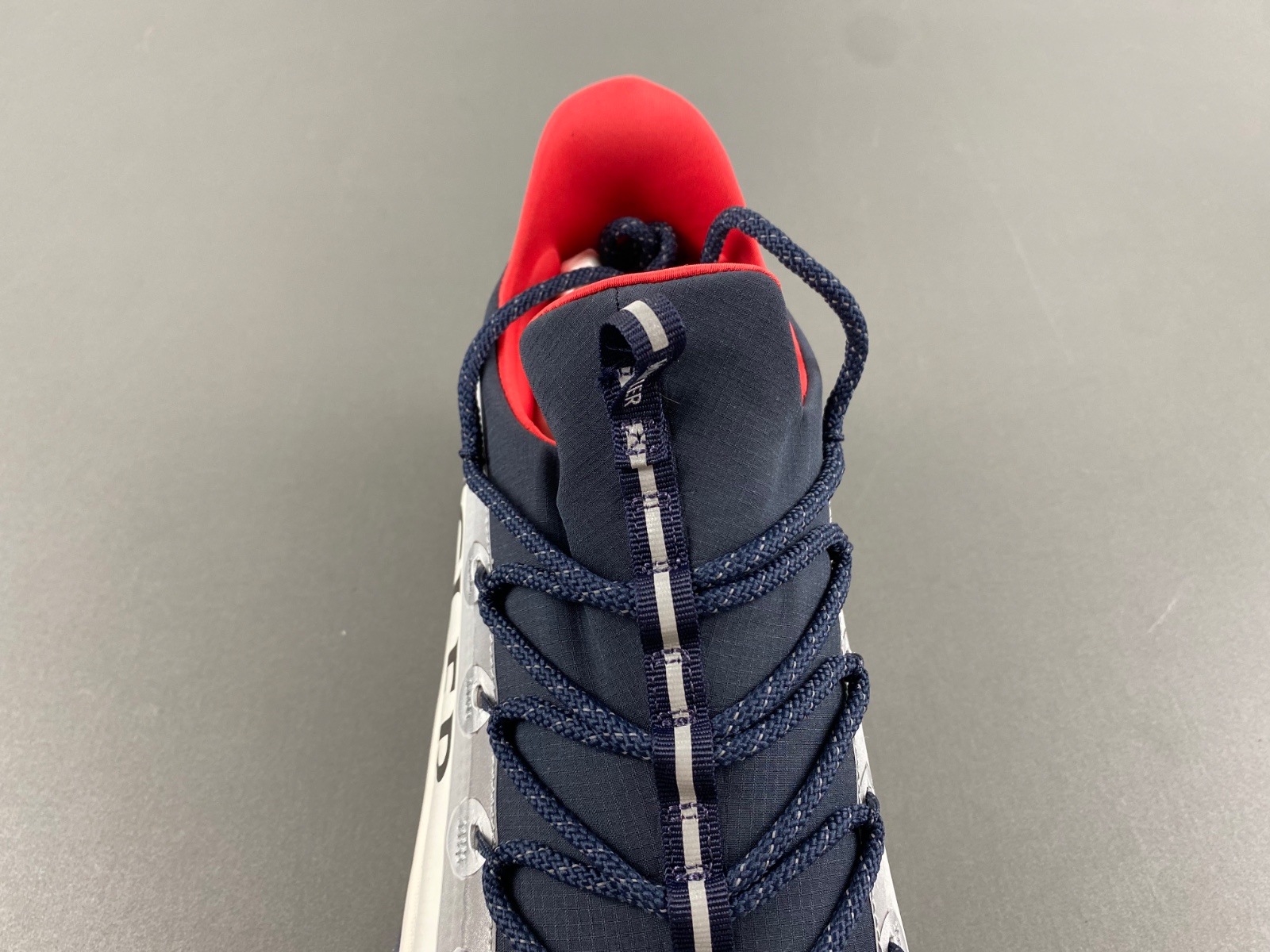 Moncler Trailgrip Lite 2 Sneakers  MC-002
