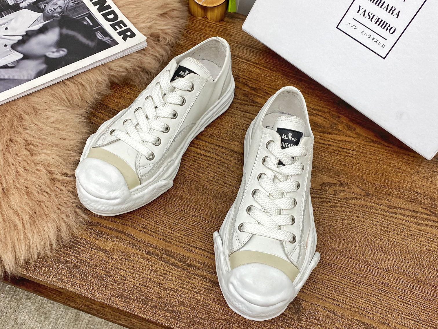 Maison Mihara Yasuhiro Low-Top Sneakers MMY-009