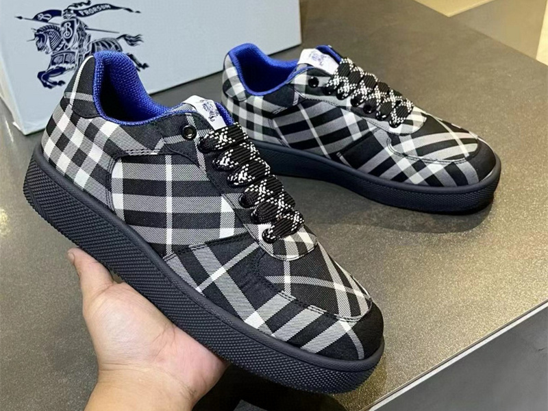 Burberry Check Terrace Sneakers  BBR--3006