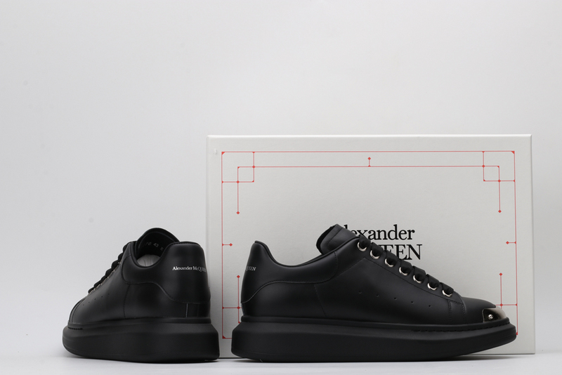 MCQUEEN OVERSIZED SNEAKER