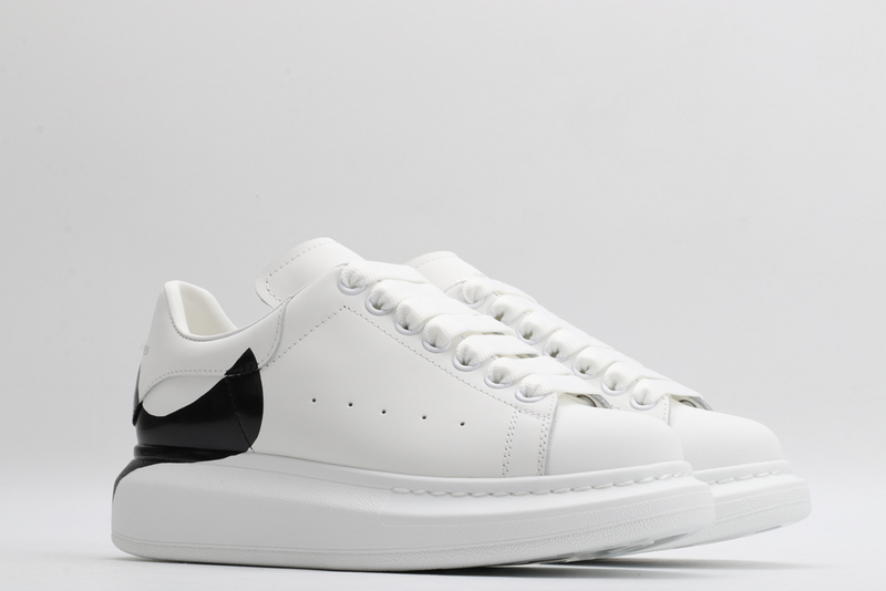 MCQUEEN OVERSIZED SNEAKER