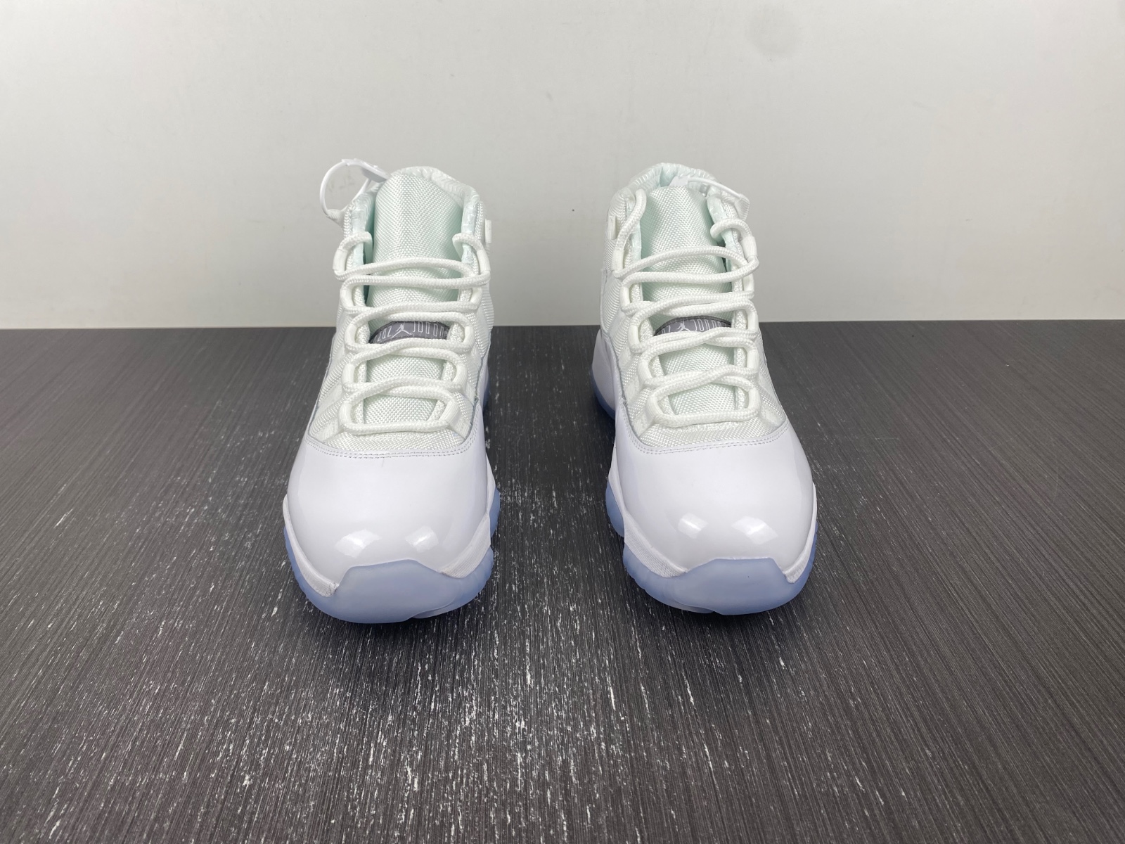 Air Jordan 11 Retro 25th Anniversary White / Silver 408201-101