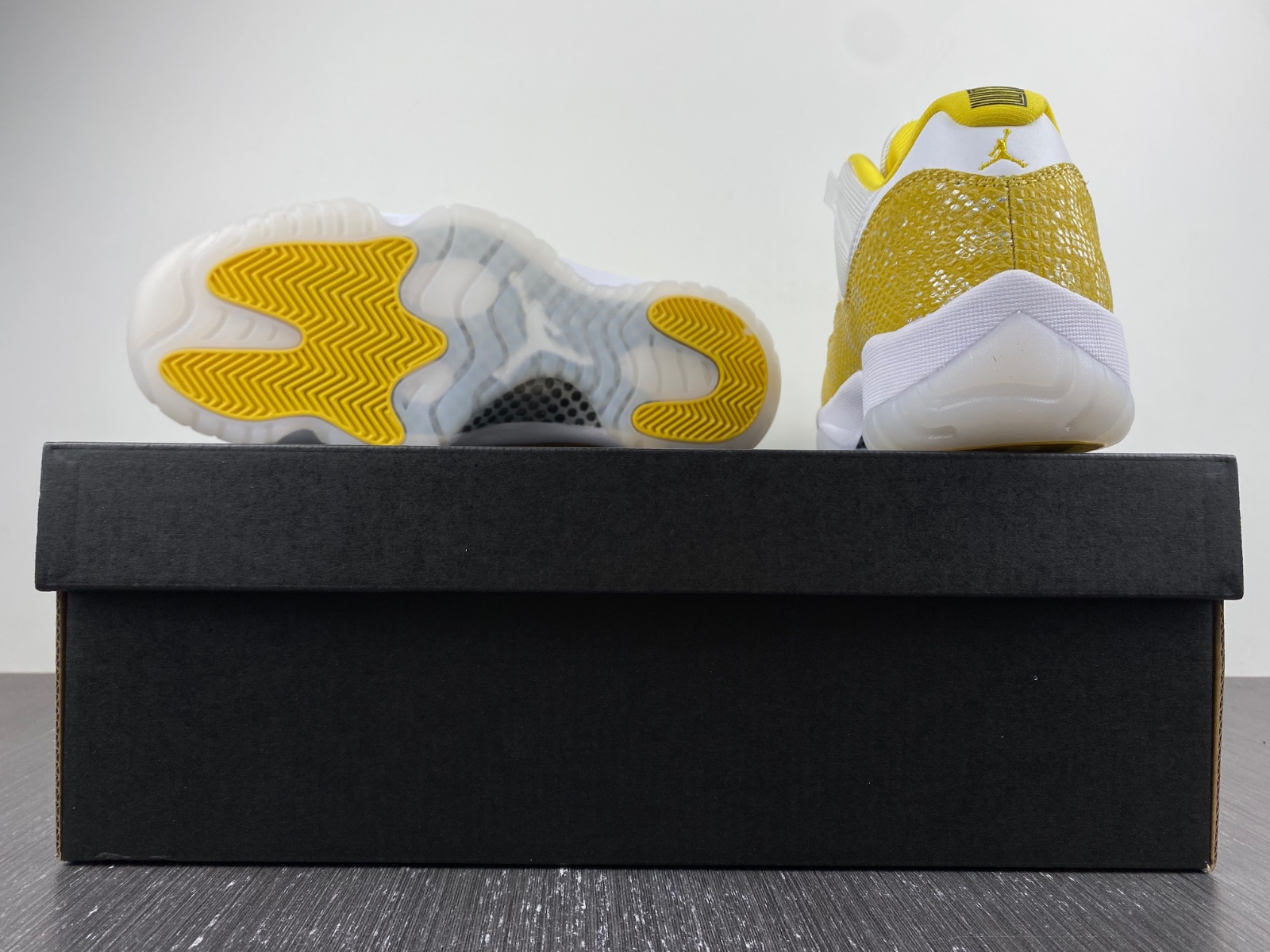 Air Jordan 11 Low  “Yellow Snakeskin” AH7860-107