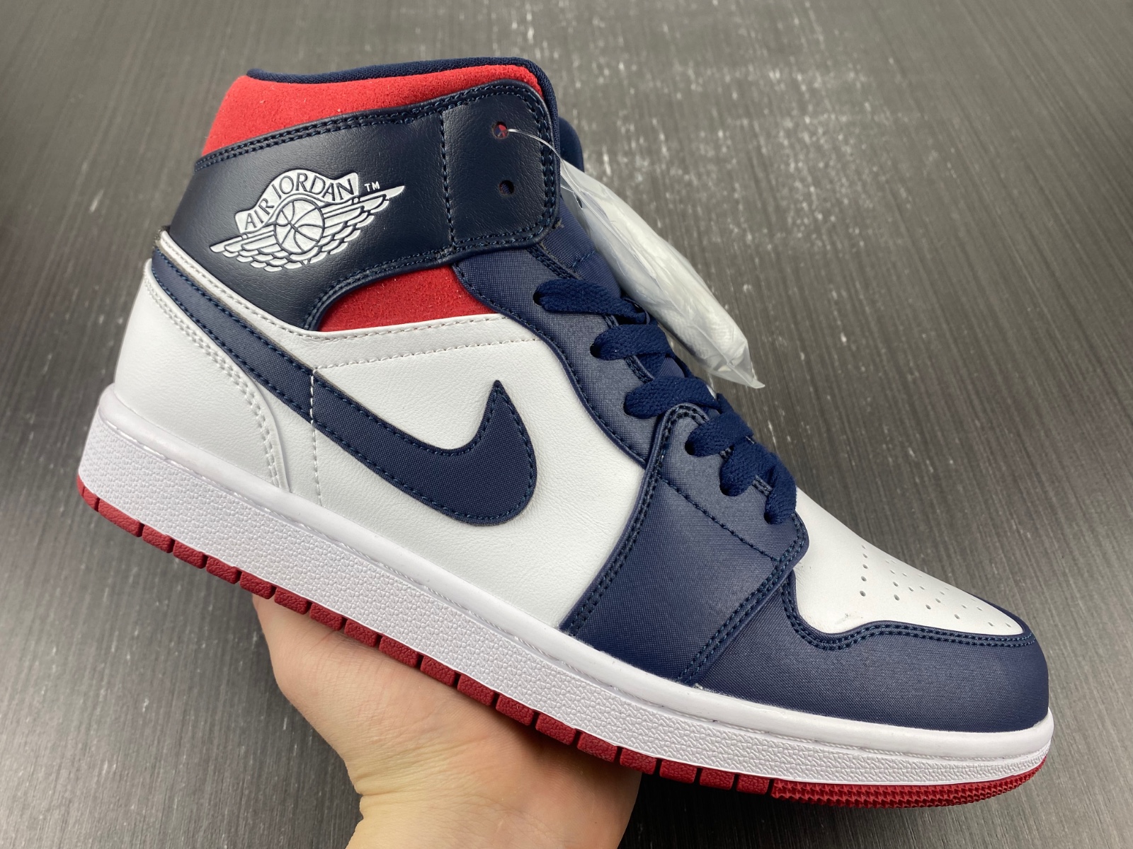 Air Jordan 1 Mid SE USA 852542-104