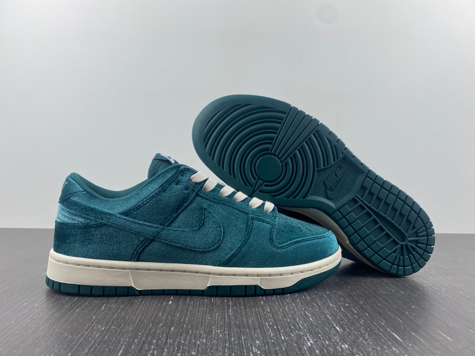 Nike Dunk Low "Velvet Teal" DZ5224-300