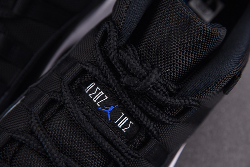 Air Jordan 11 Retro Low "Space Jam" FV5104-004