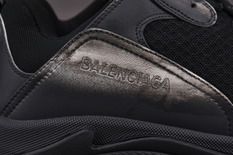 Balenciaga TRIPLE S TRAINER