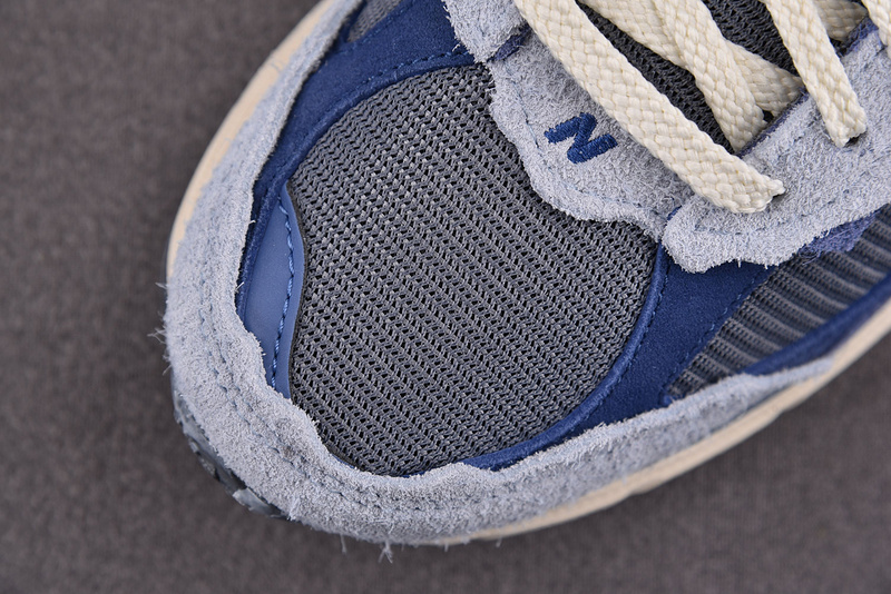 New Balance 2002R Protection Pack Light Arctic Grey M2002RDI