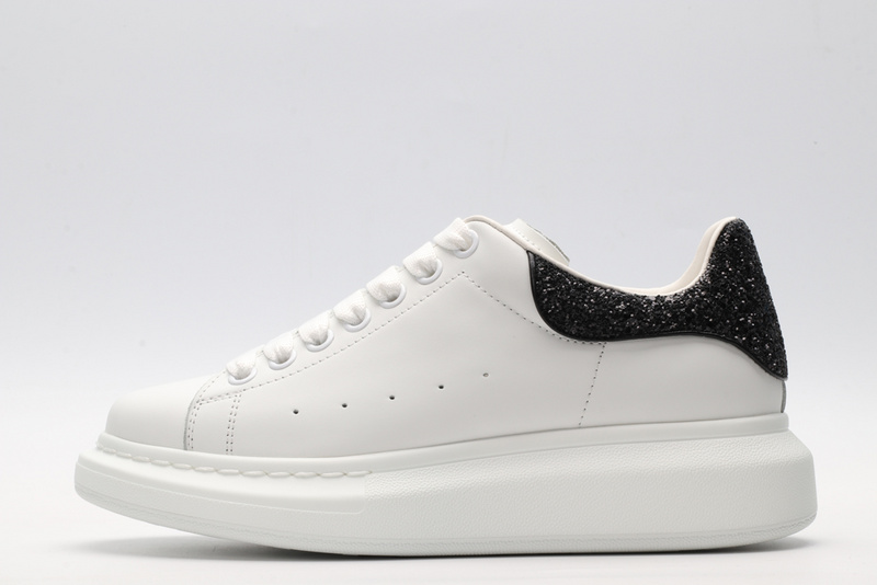 MCQUEEN OVERSIZED SNEAKER