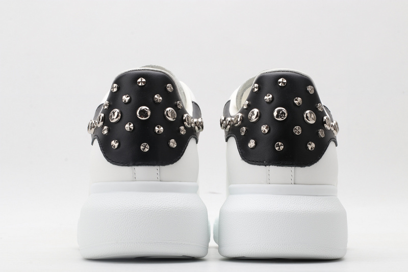 MCQUEEN OVERSIZED SNEAKER