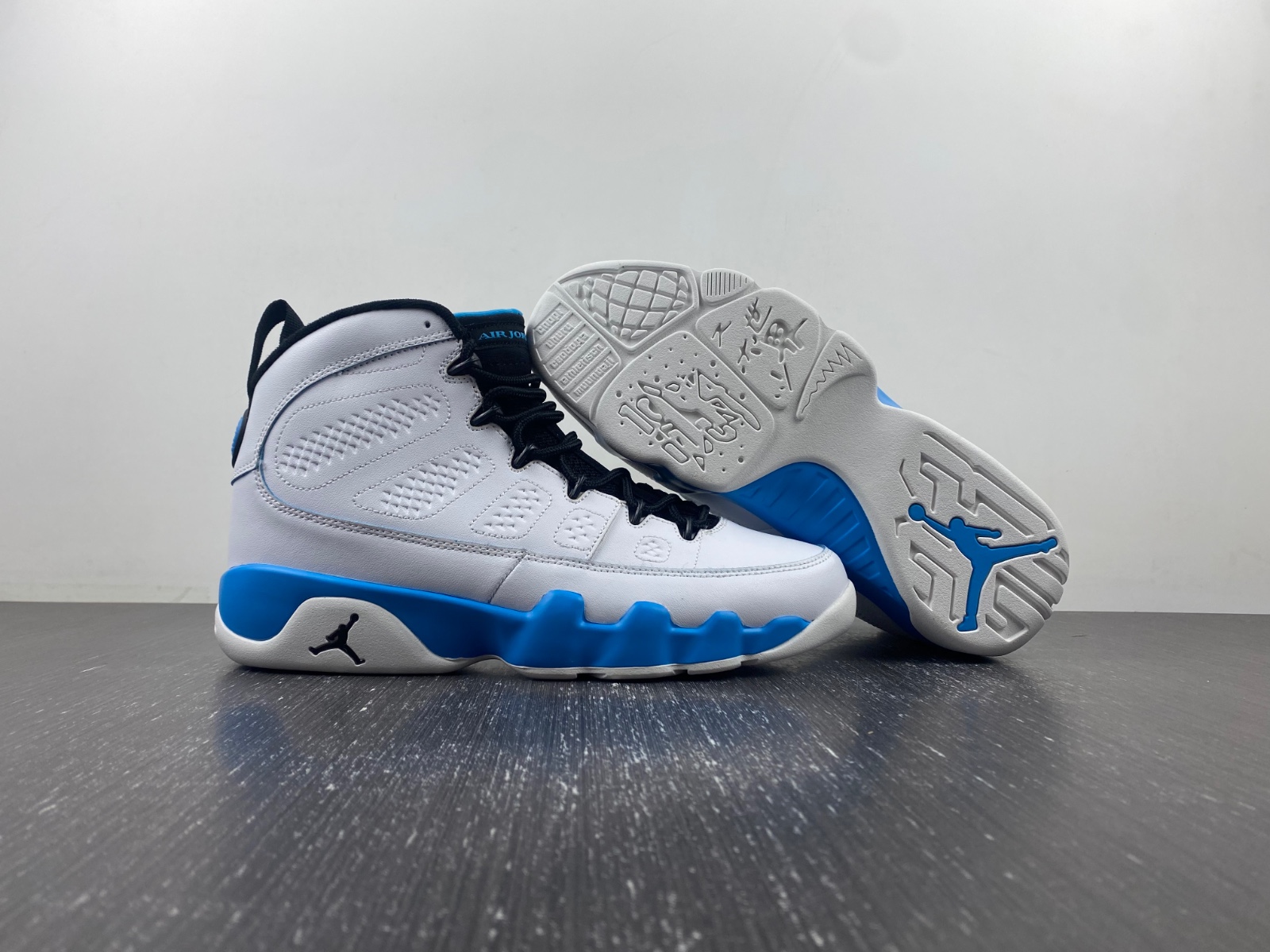 Air Jordan 9 OG "Powder Blue" FQ8992-101
