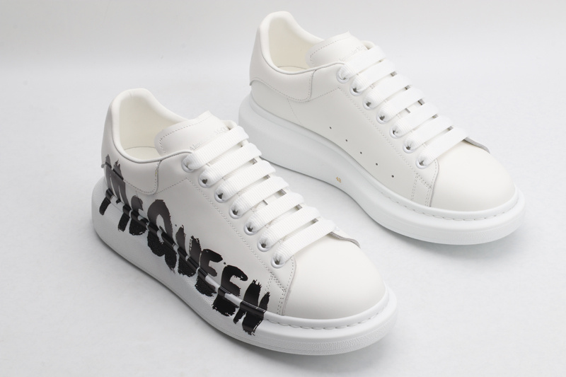MCQUEEN OVERSIZED SNEAKER