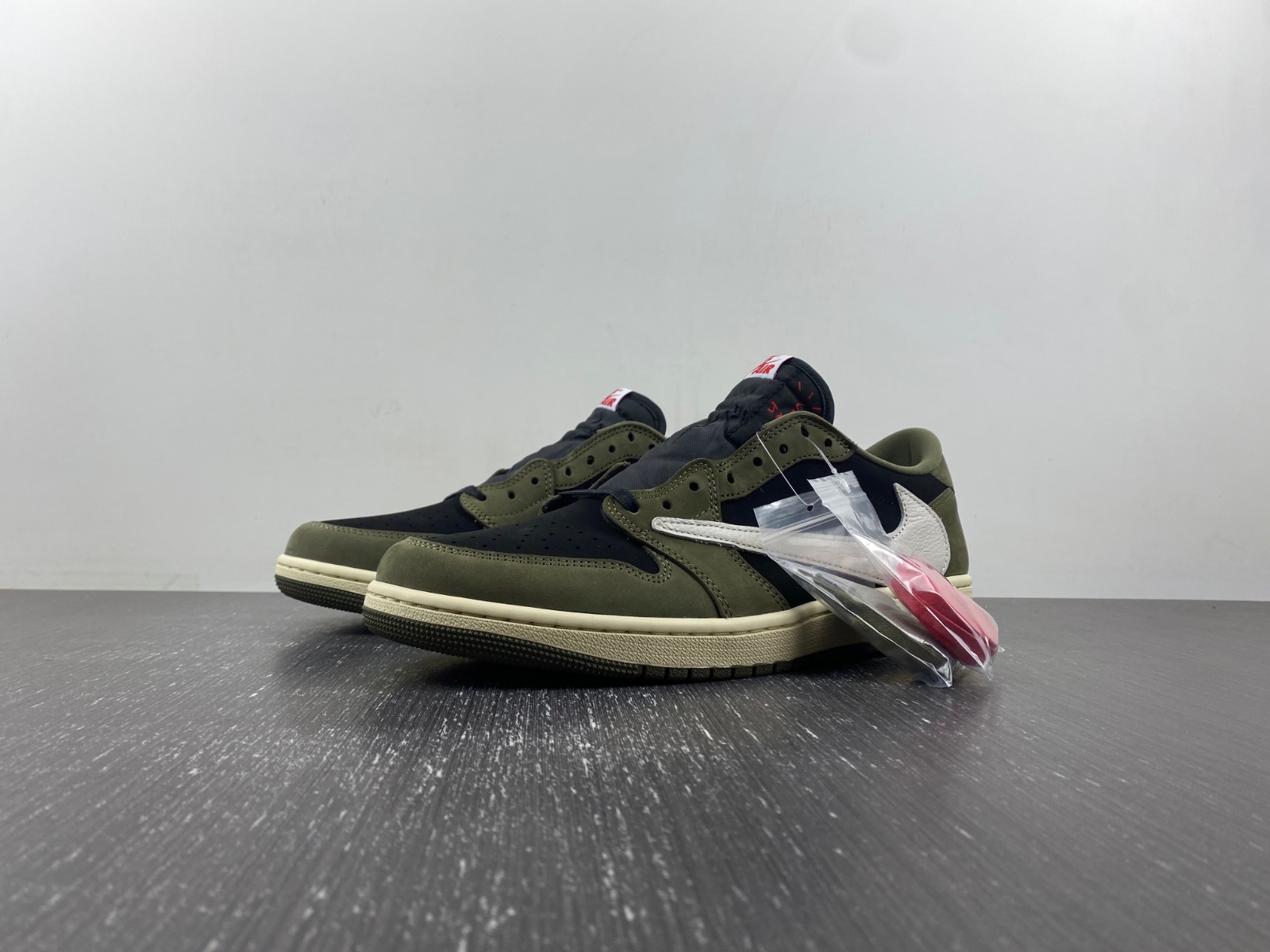 TRAVIS SCOTT X AIR JORDAN 1 LOW OG SP 