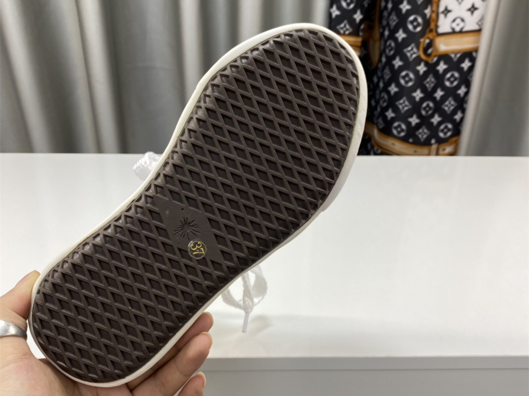 Maison Mihara Yasuhiro Low-Top Sneakers MMY-034