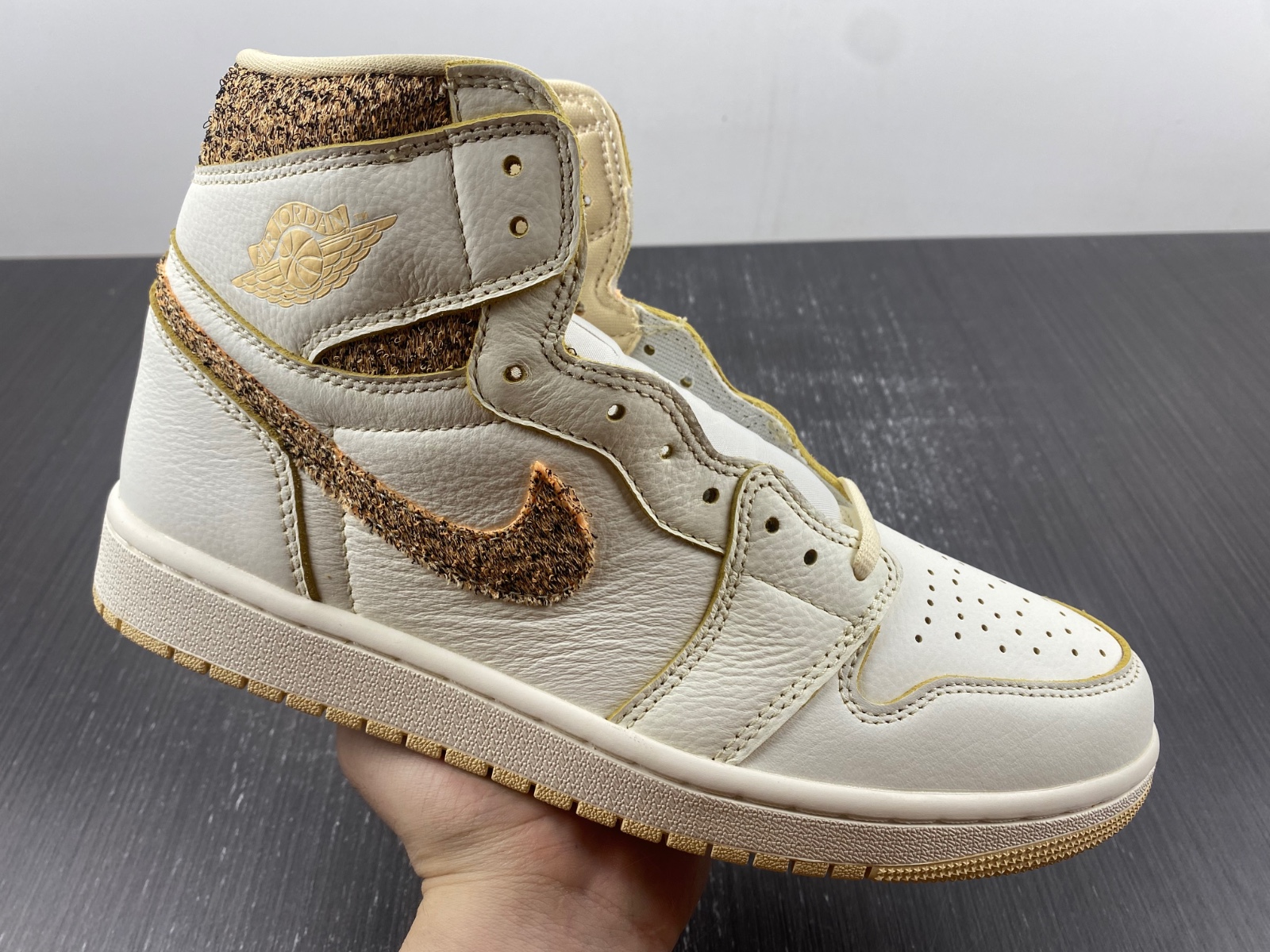 Air Jordan 1 Vibrations of Naija FD8631-100