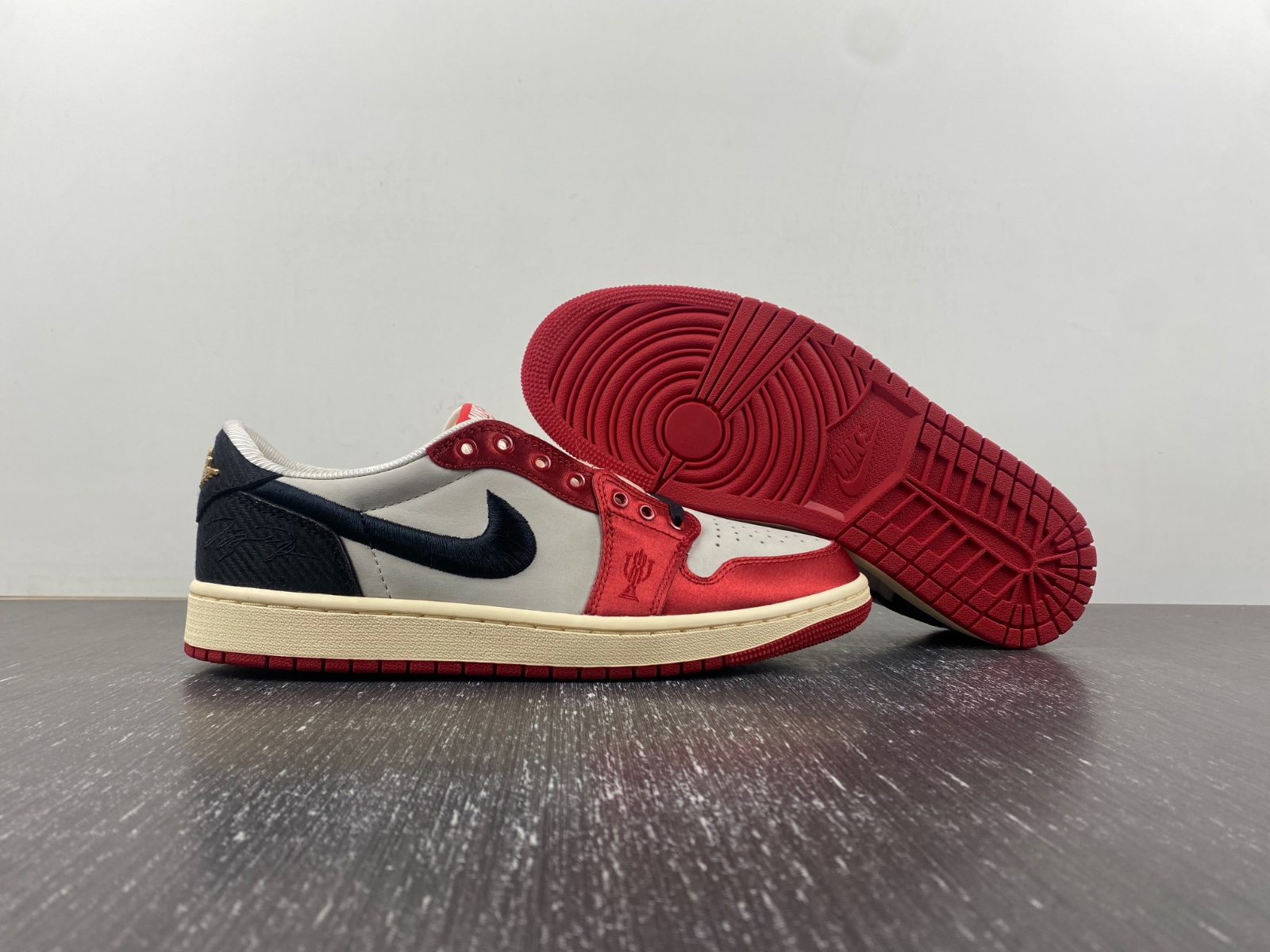 Trophy Room x Air Jordan 1 Retro Low OG SP 