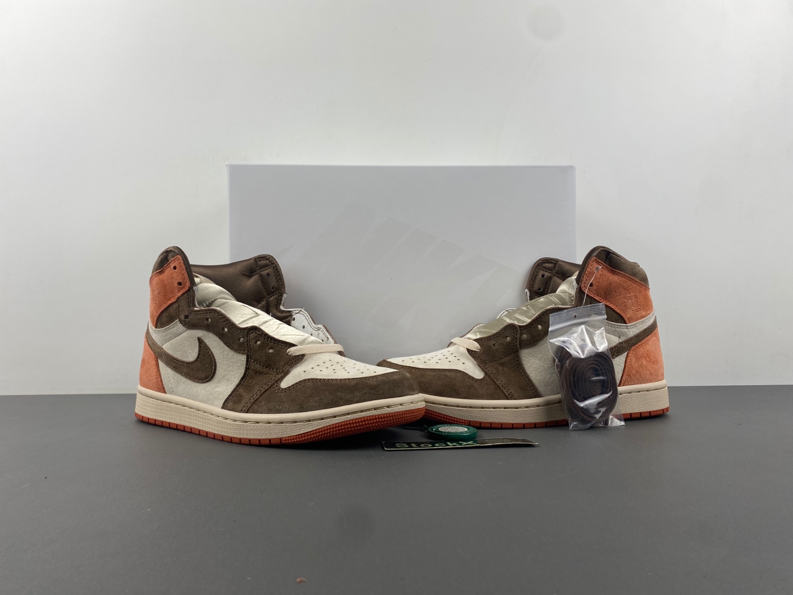 Air Jordan 1 High OG “Dusted Clay” FQ2941-200