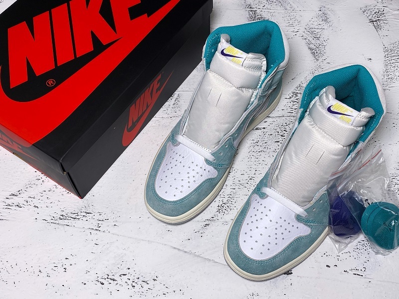 Air Jordan 1 Retro High OG "Turbo Green" 555088-311
