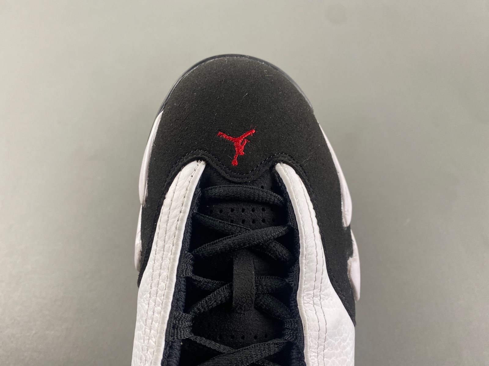 Jordan 14 Retro Black Toe (2024)    487471-160