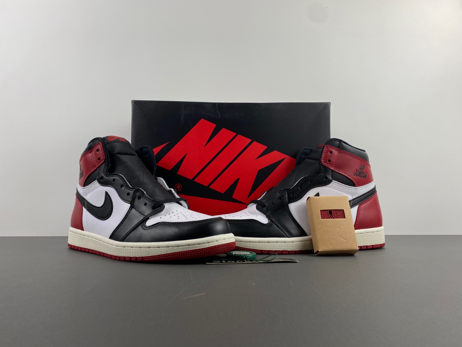 Air Jordan 1 High OG “Black Toe Reimagined”  DZ5485-106