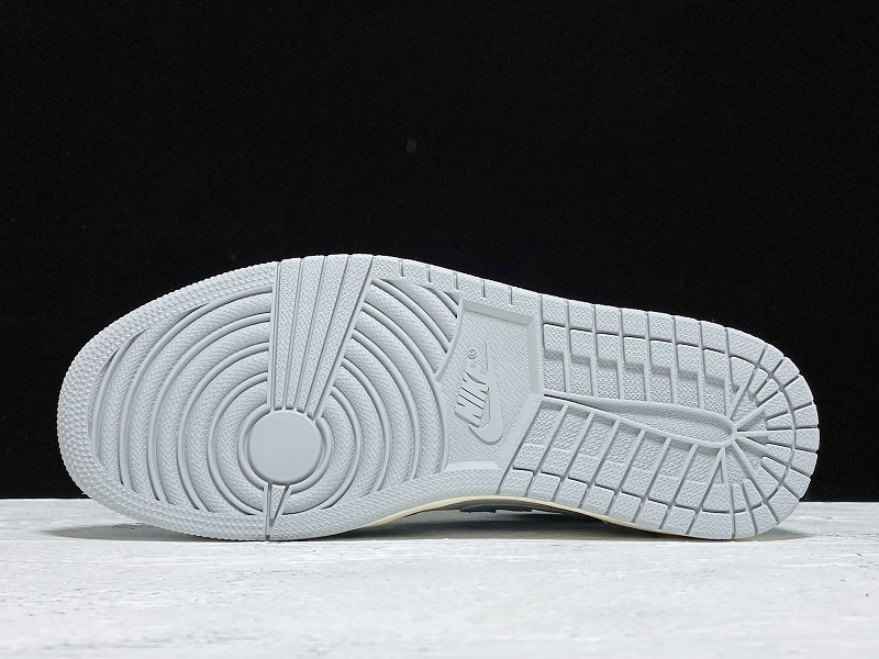 Air Jordan 1 Retro High OG "Turbo Green" 555088-311