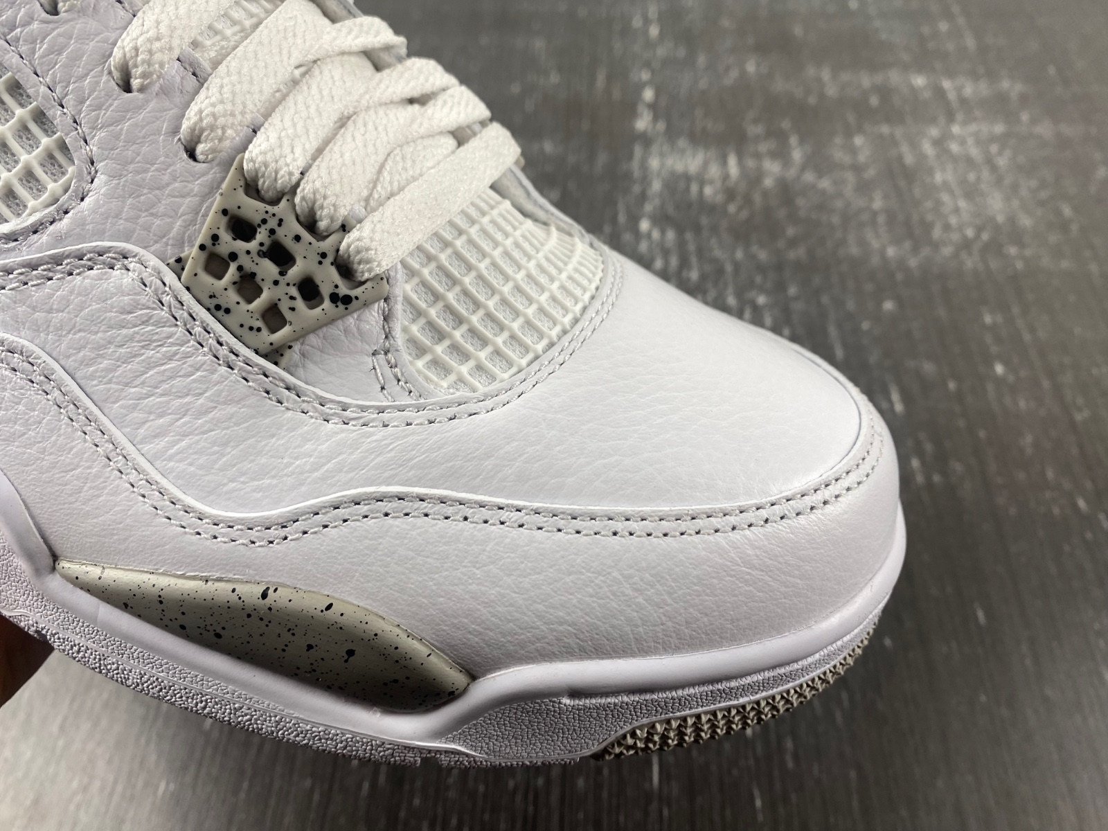 Air Jordan 4 "White Oreo" CT8527-100