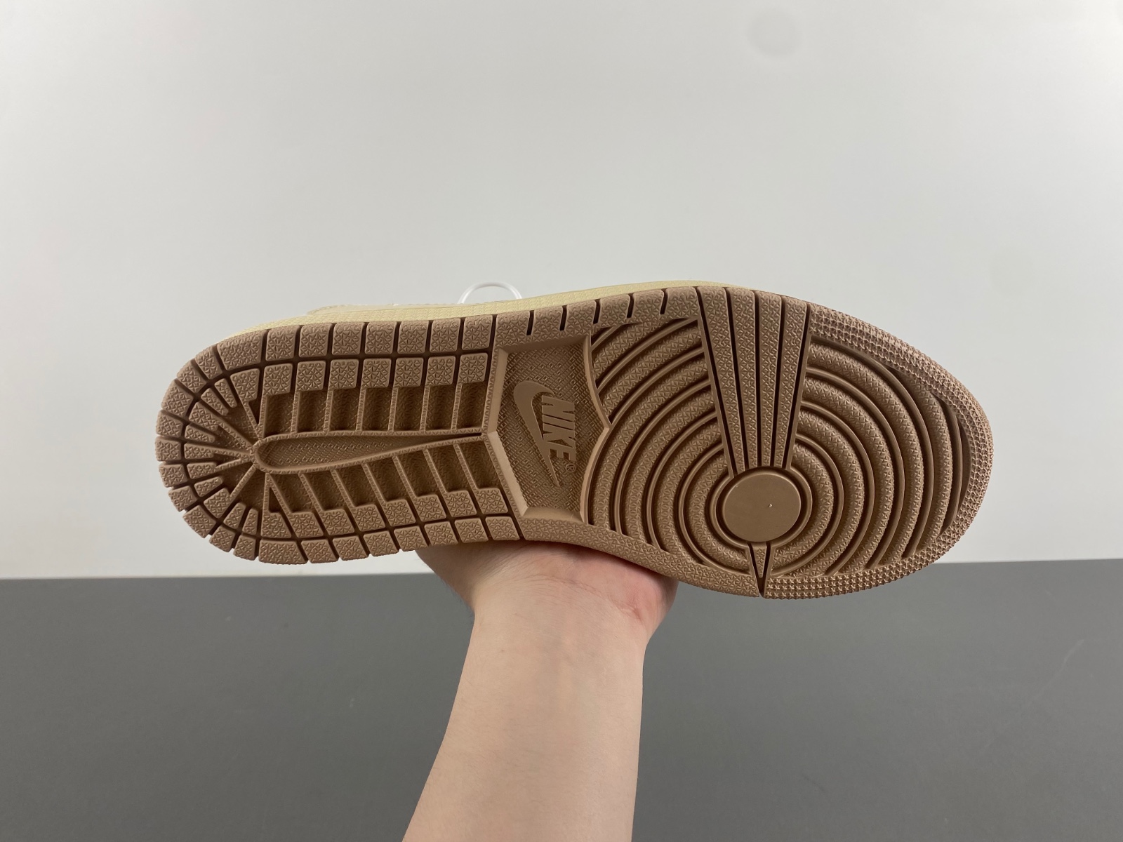 Travis Scott x Air Jordan 1 Low OG  DM7866-106