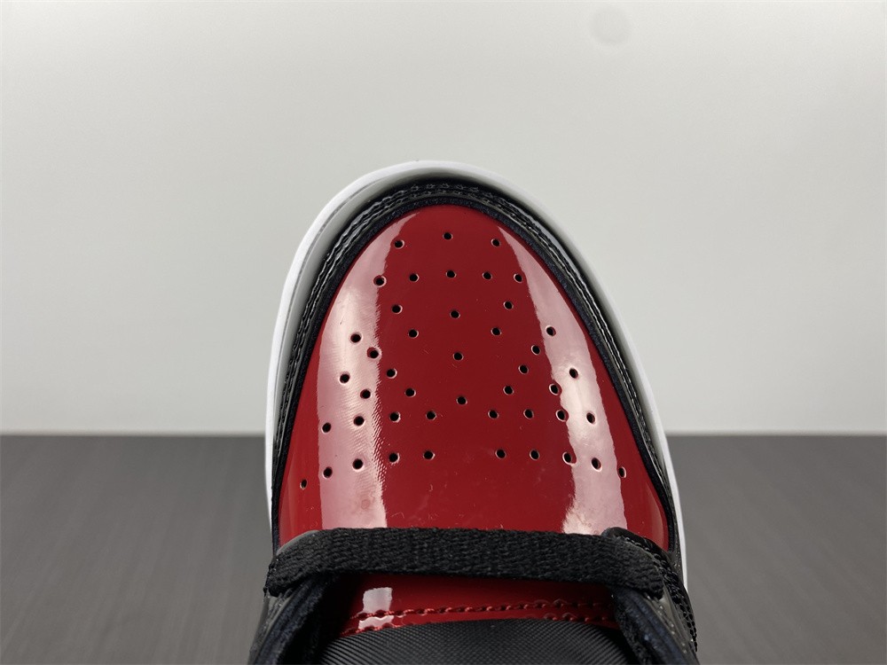 Air Jordan 1 Bred Patent Leather 555088-063
