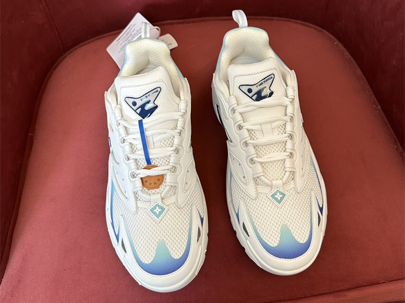 LV Runner Tatic Sneaker