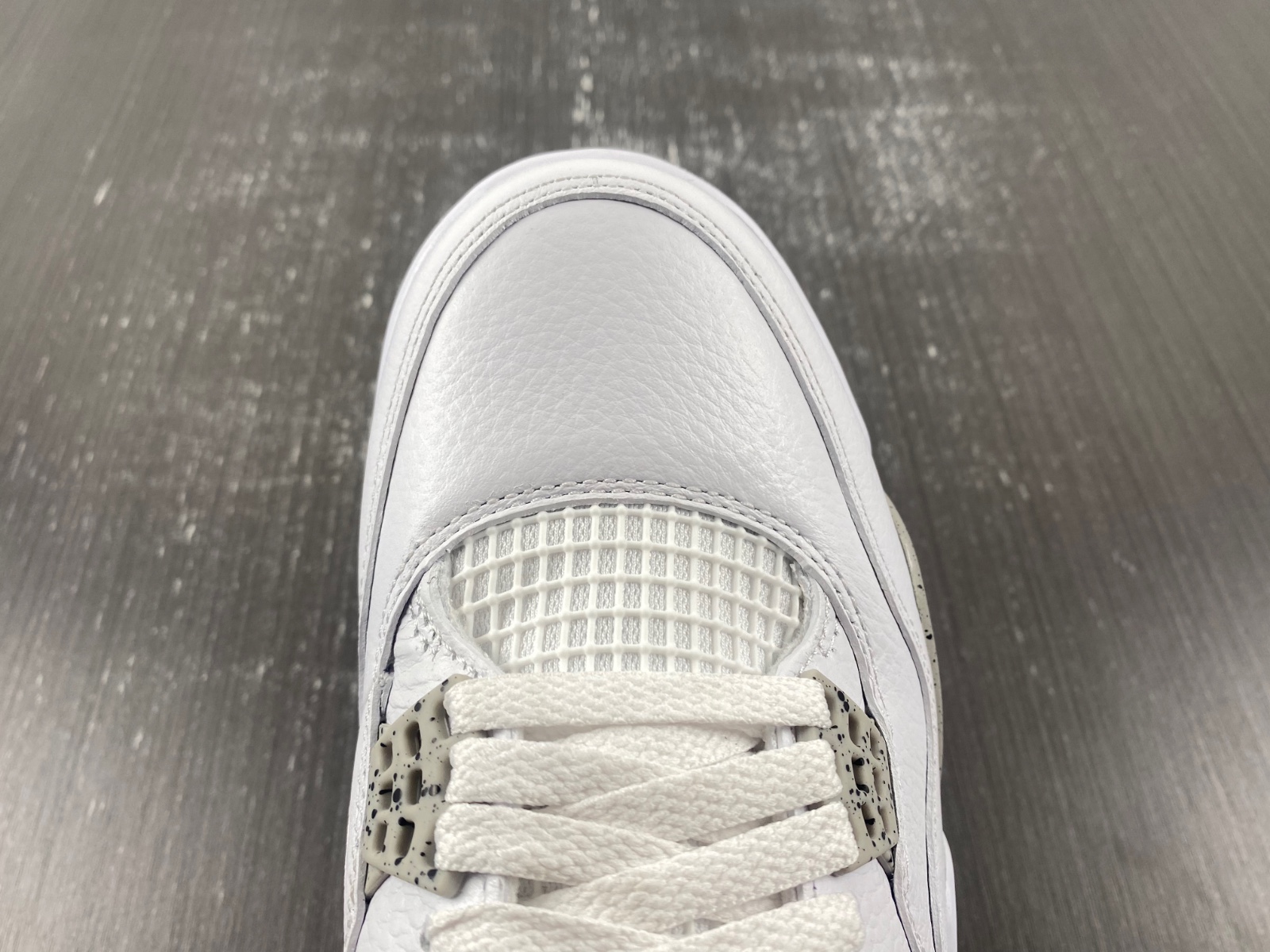 Air Jordan 4 "White Oreo" CT8527-100