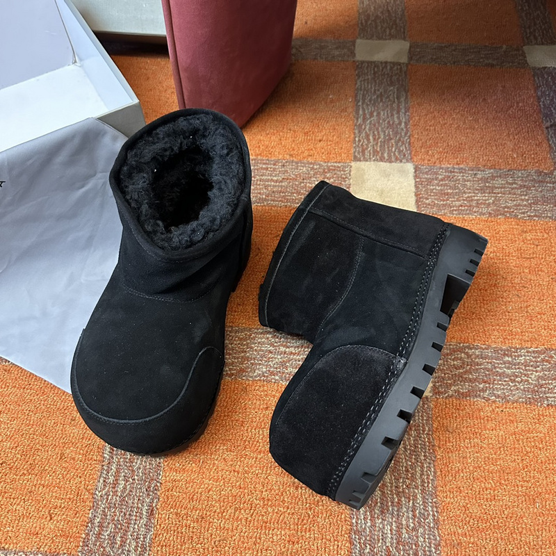 Balenciaga Winter Boots (Low-Top)