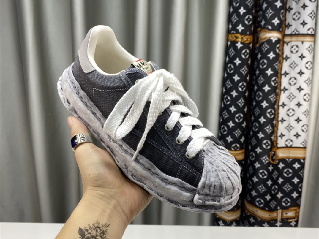 Maison Mihara Yasuhiro Low-Top Sneakers MMY-024