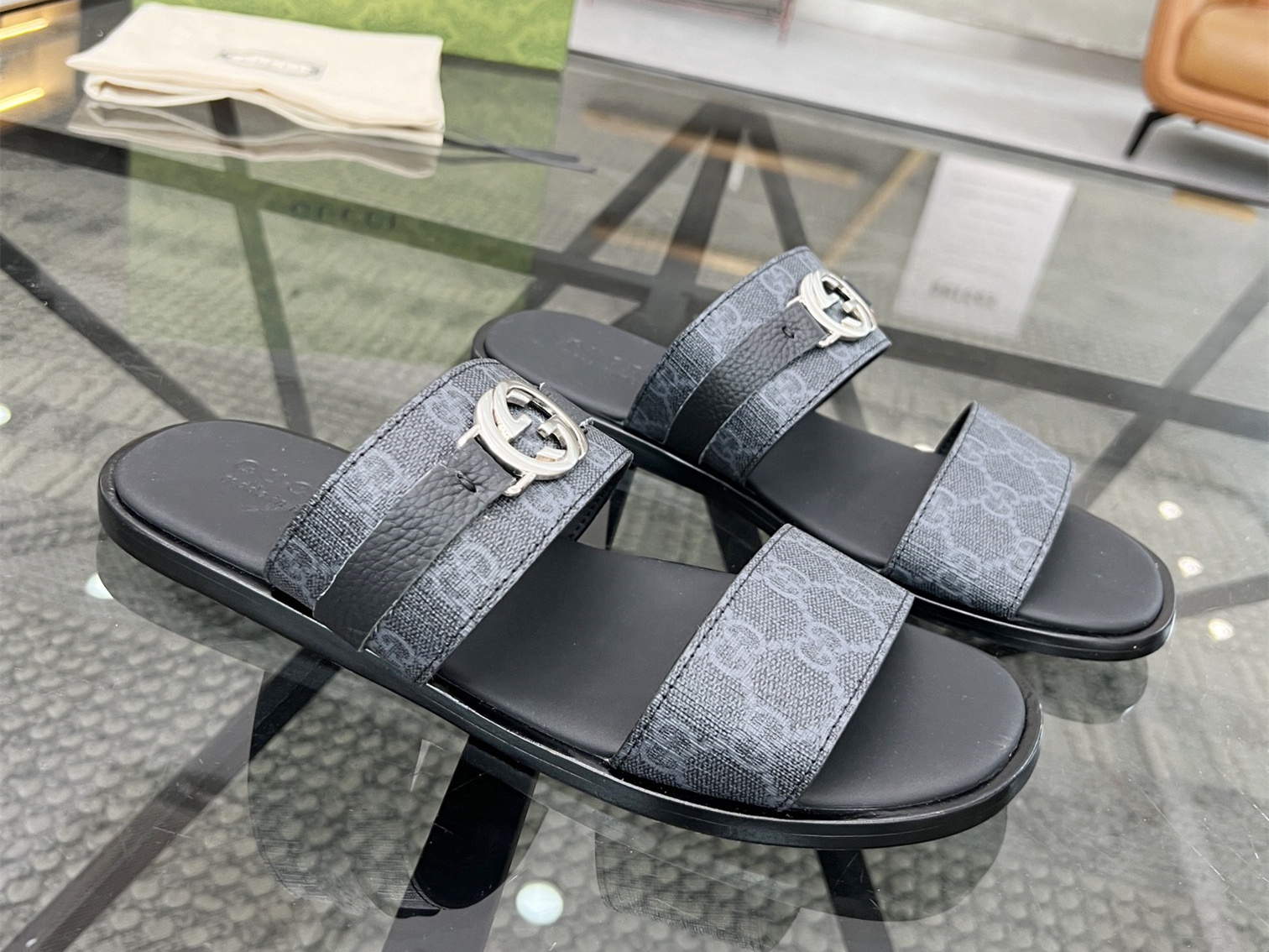 GUCCI  SLIDE (EU38-EU46)