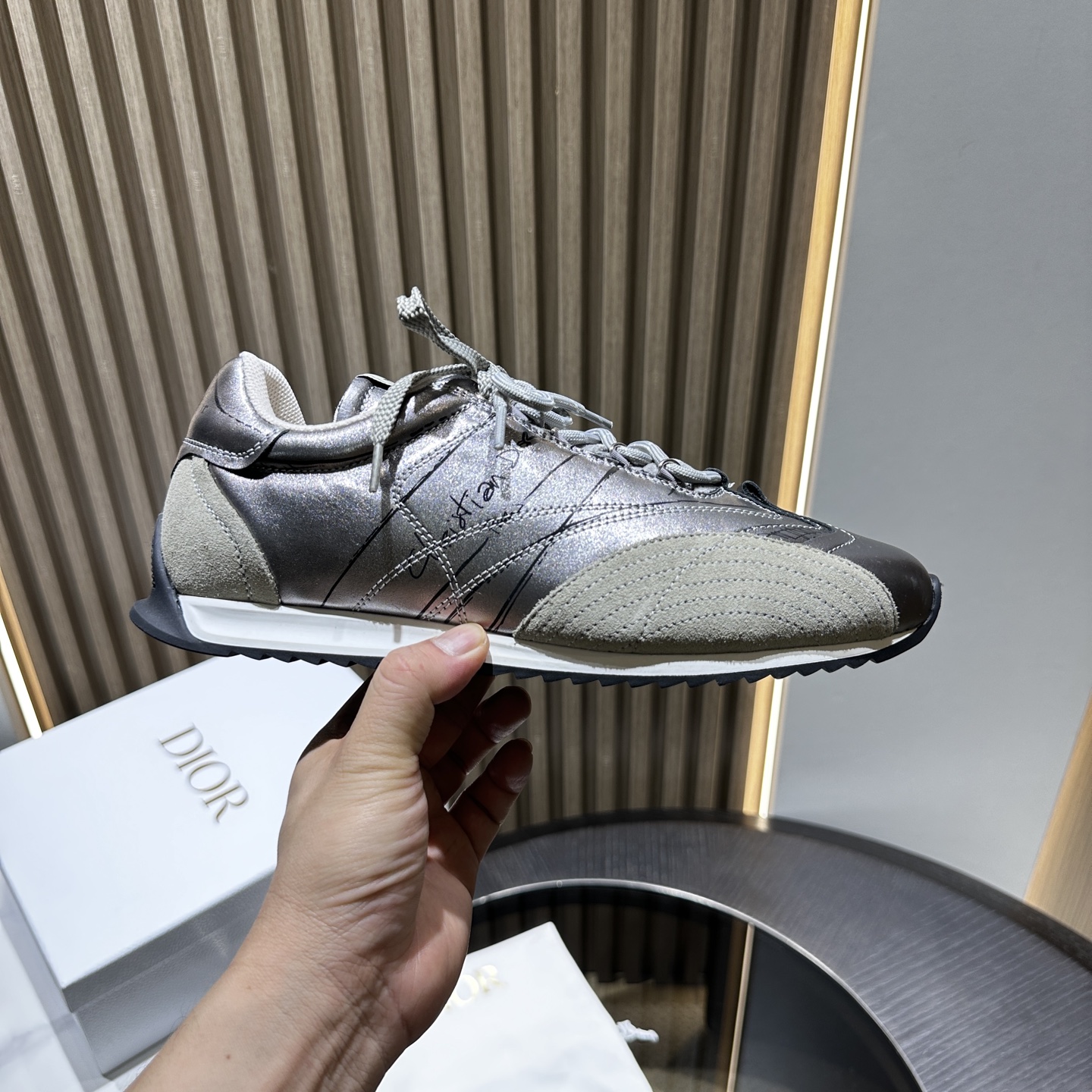 DIOR SNEAKER