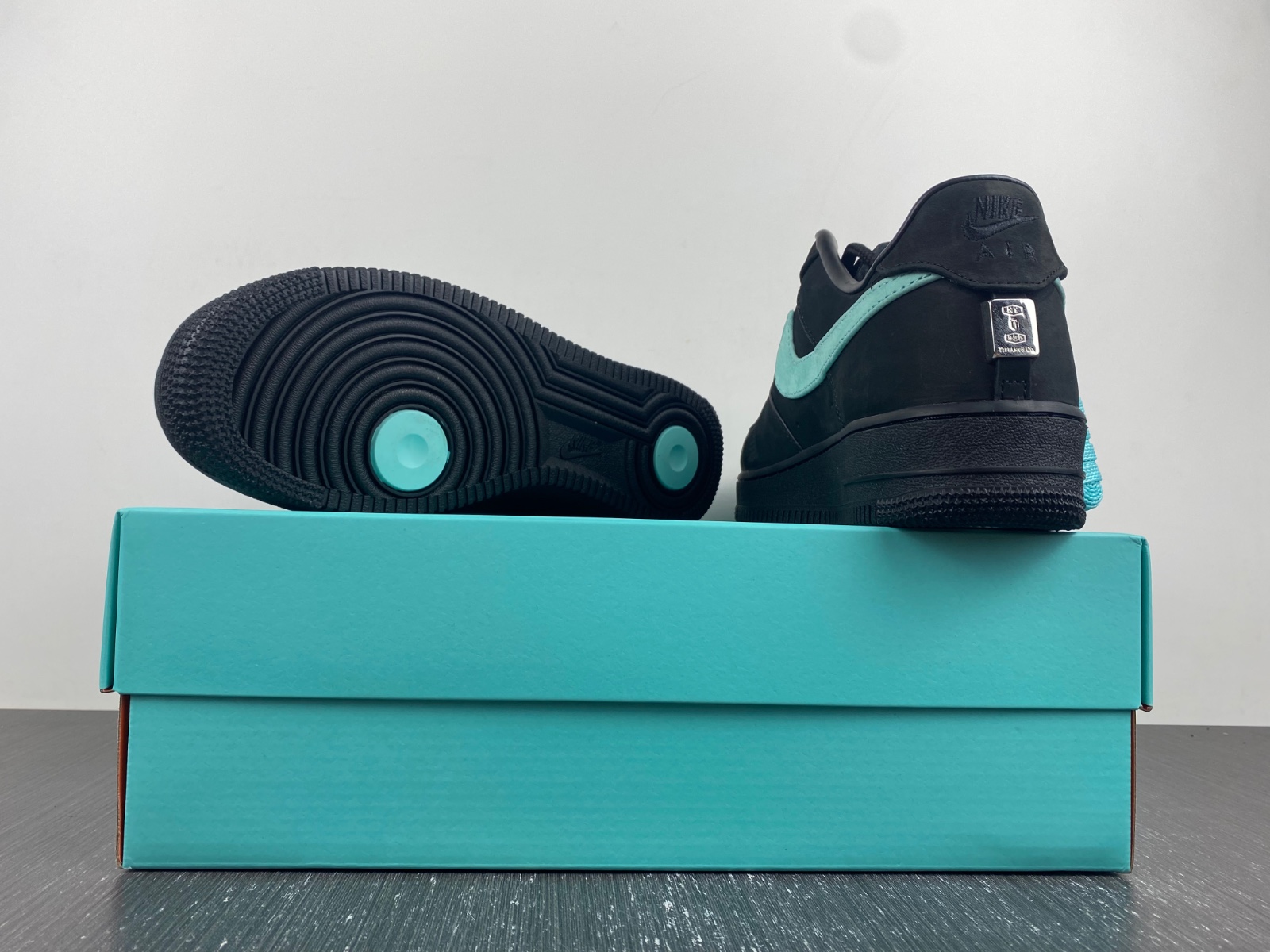 Tiffany & Co. x Nike Air Force 1 Low Black DZ1382-001