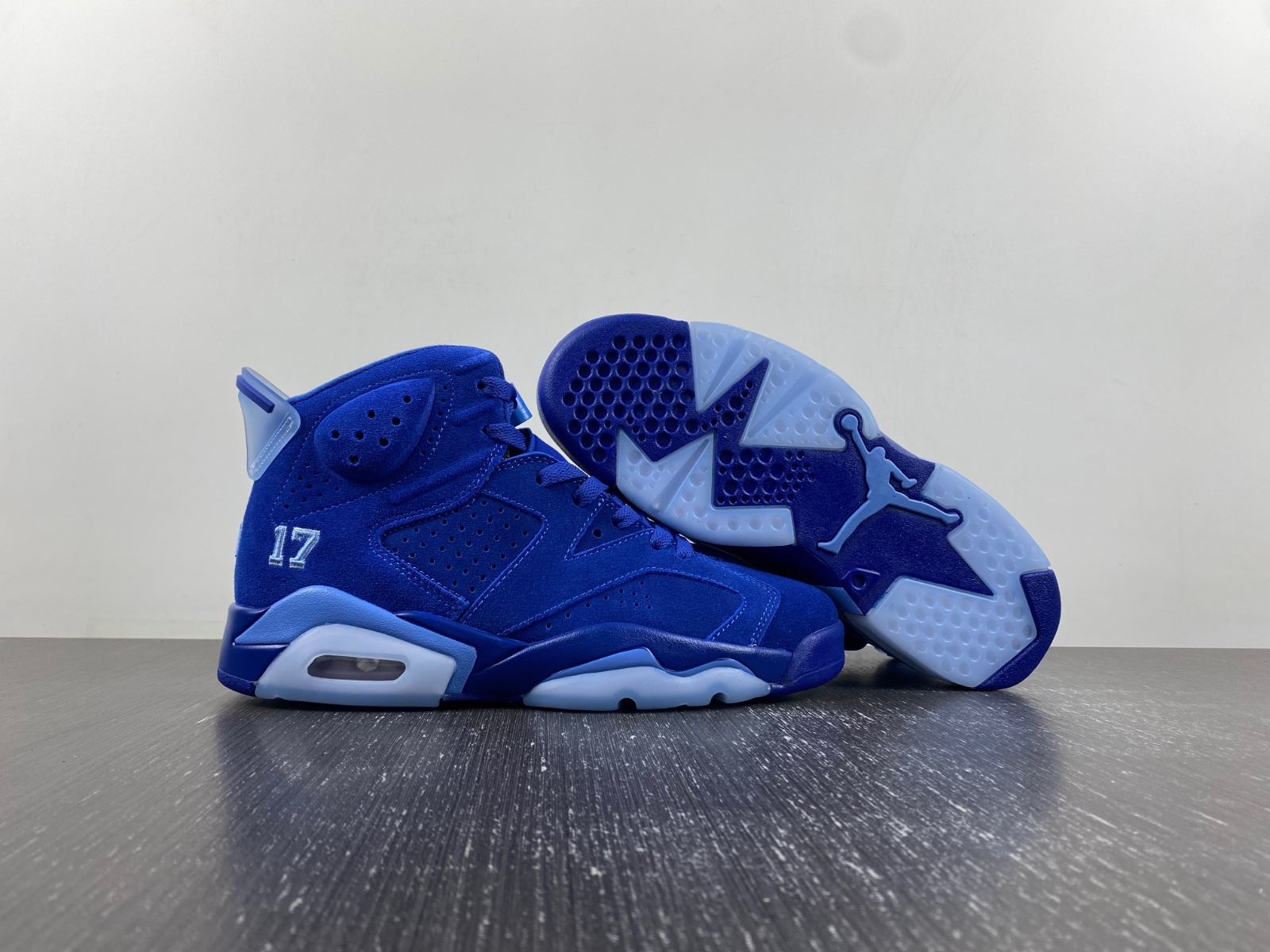Nike Air Jordan 6 UNC Tar Heels Six Championships PE