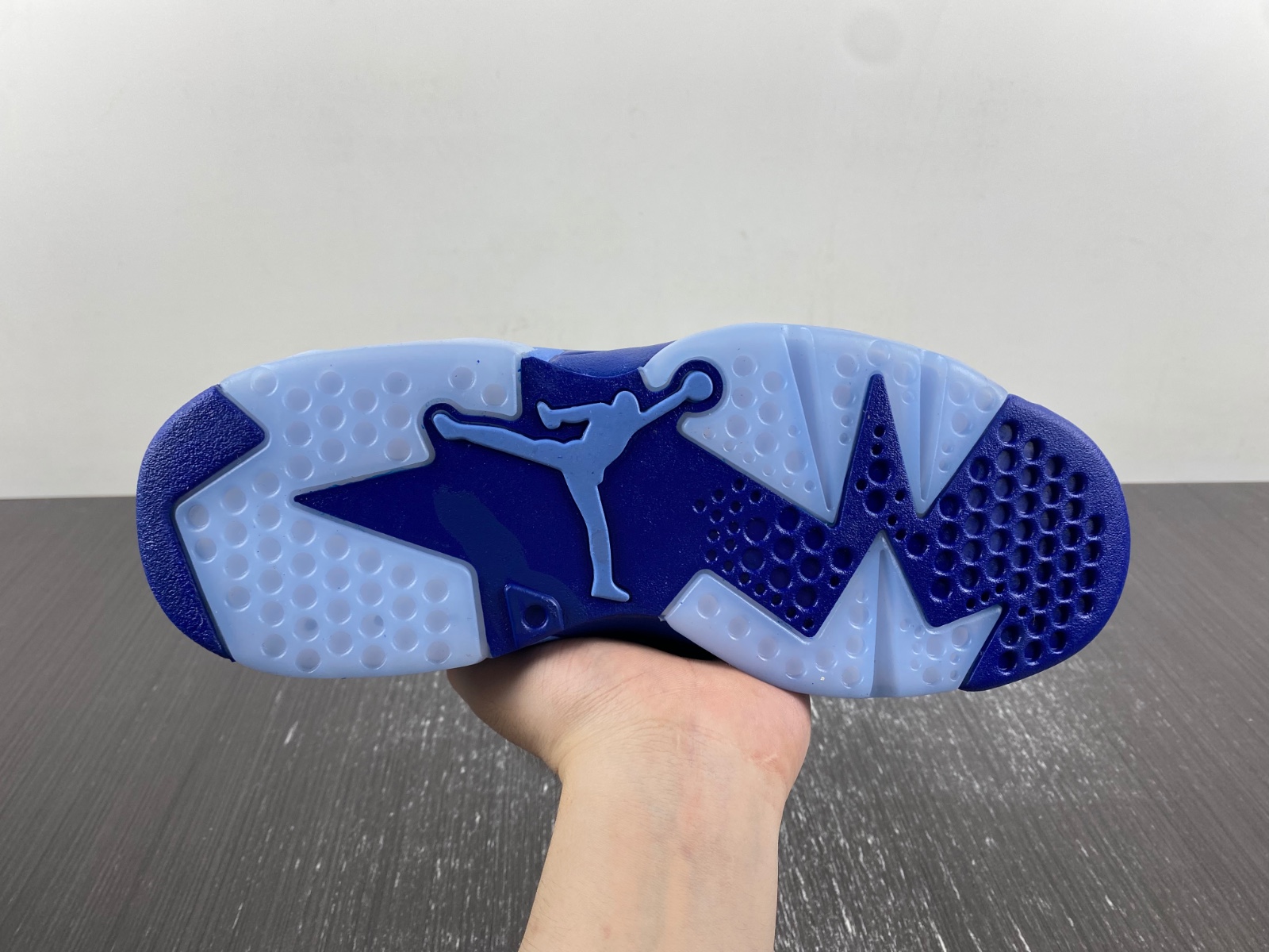 Nike Air Jordan 6 UNC Tar Heels Six Championships PE