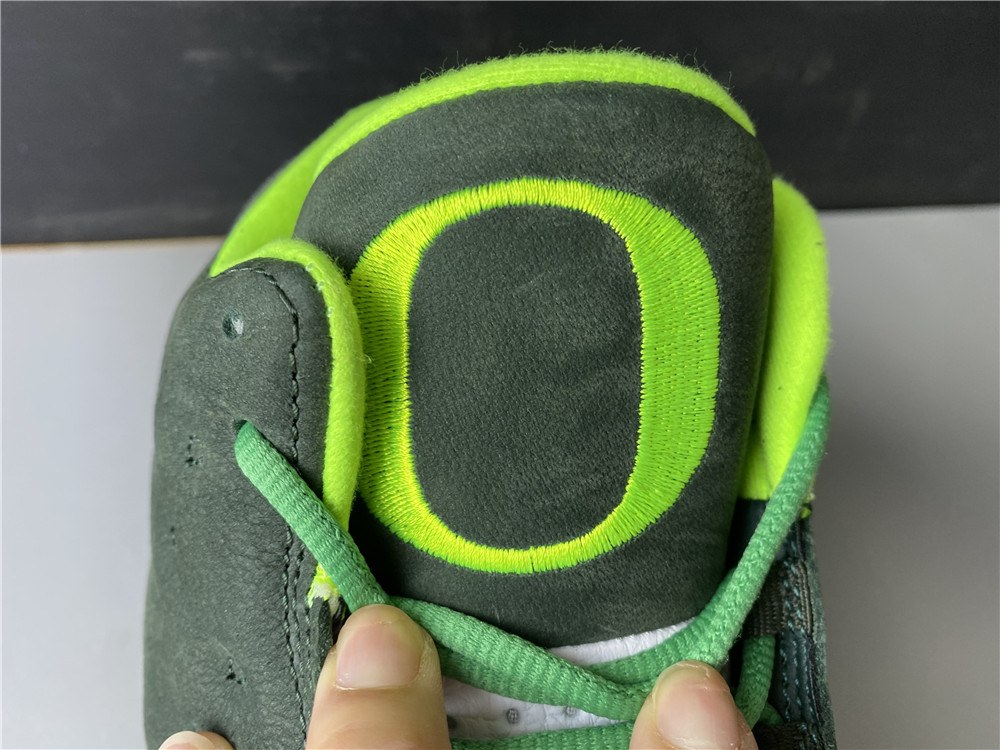 Nike Air Jordan 13 Retro Oregon Ducks PE Men’s Size 11 Green AR4390-313