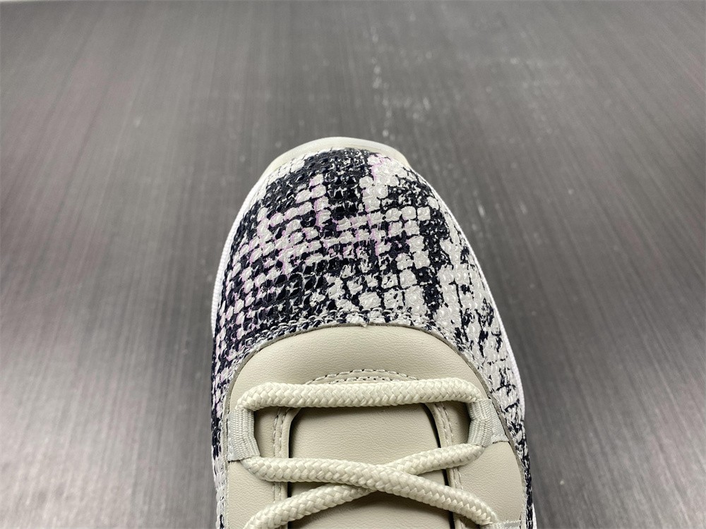 Nike Air Jordan 11 XI Low Snakeskin Cool Grey Jubilee Concord