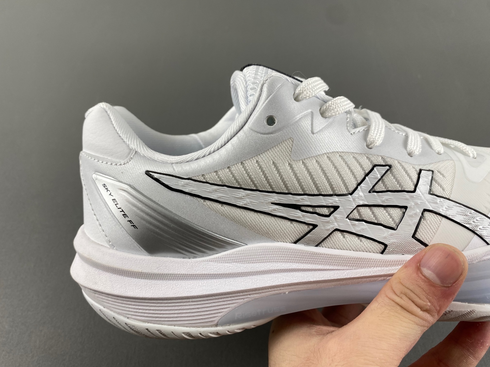 ASICS sneaker