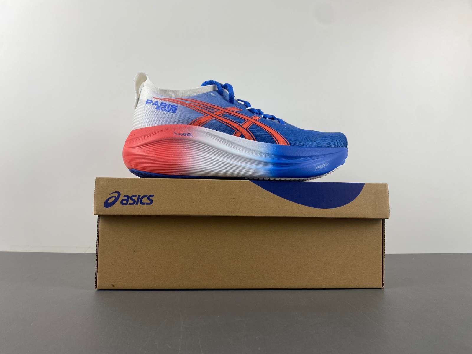 ASICS sneaker