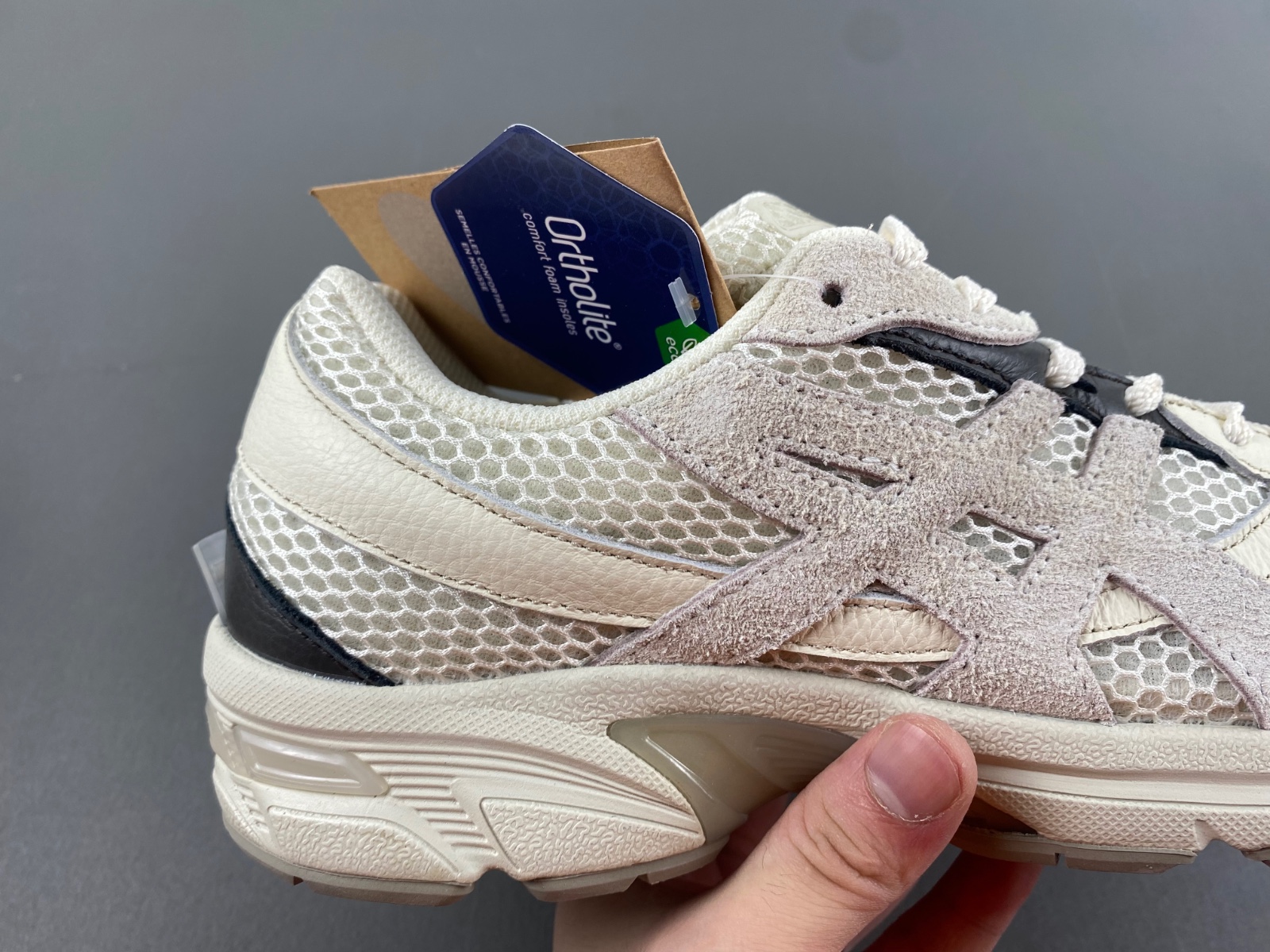 ASICS sneaker