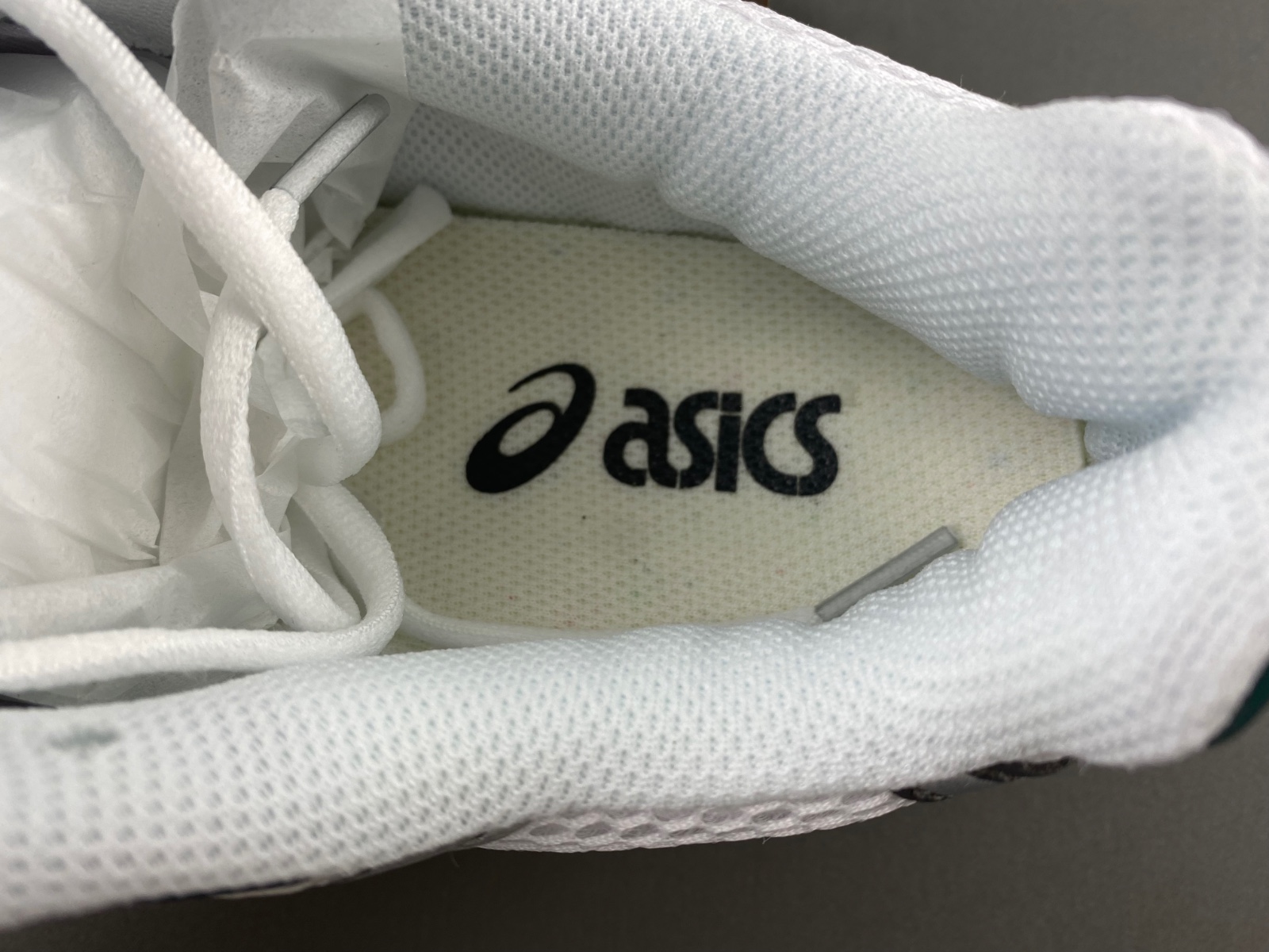 ASICS sneaker