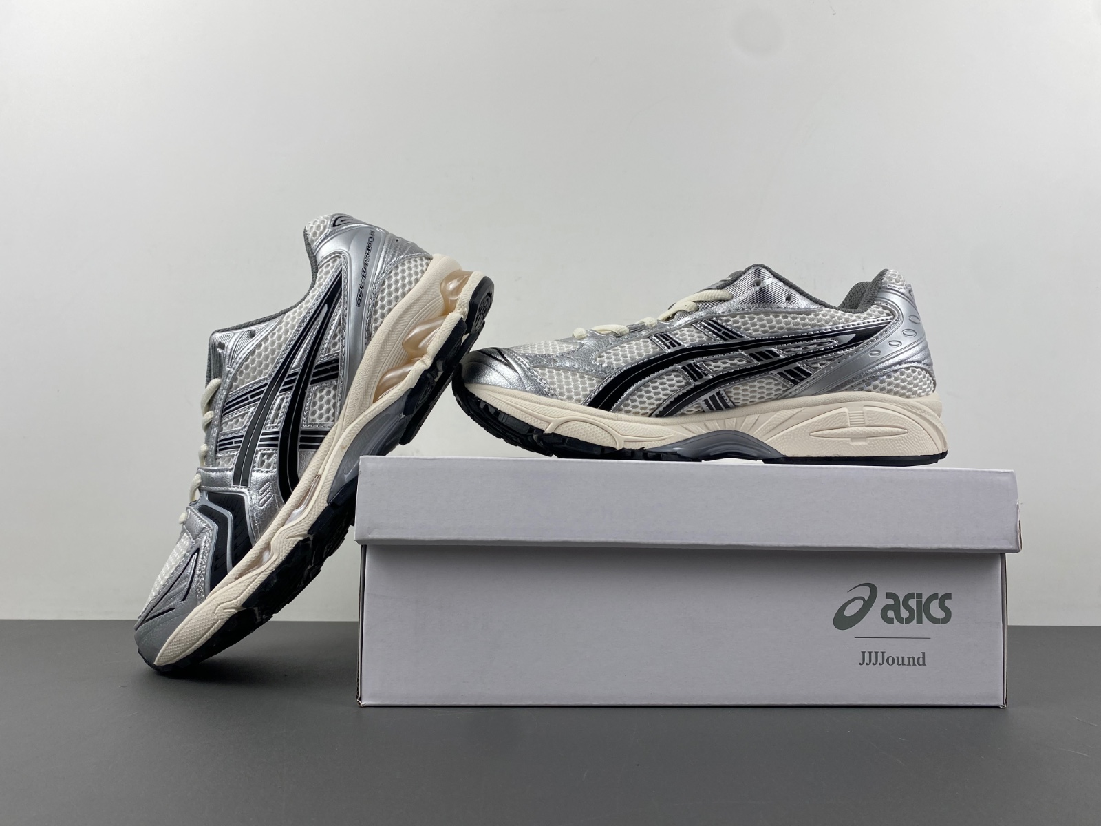 ASICS sneaker