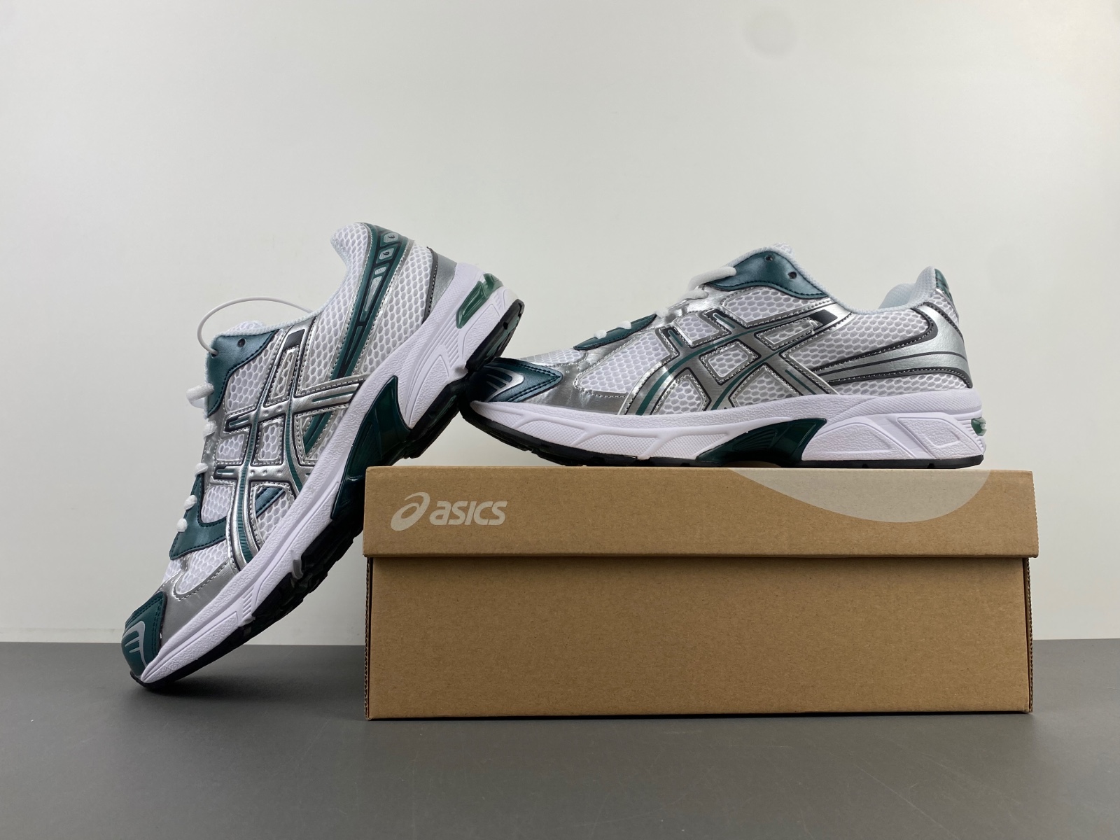 ASICS sneaker