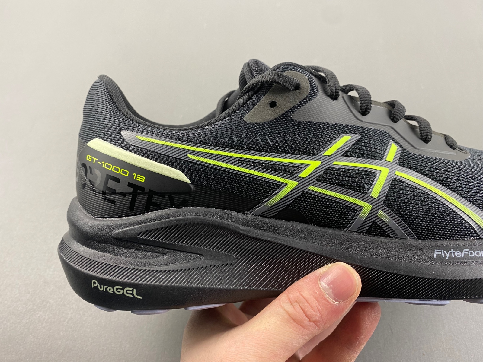 ASICS sneaker